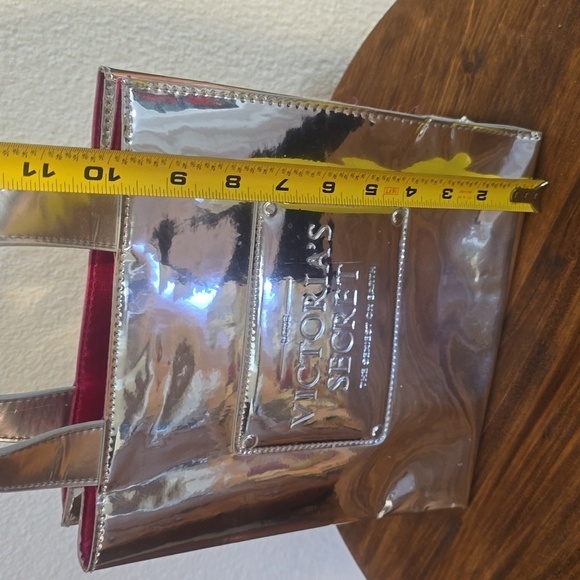 Victoria's Secret Silver Metallic SMALL tote Bag RED satin interior Mod & Sassy! - Picture 9 of 12